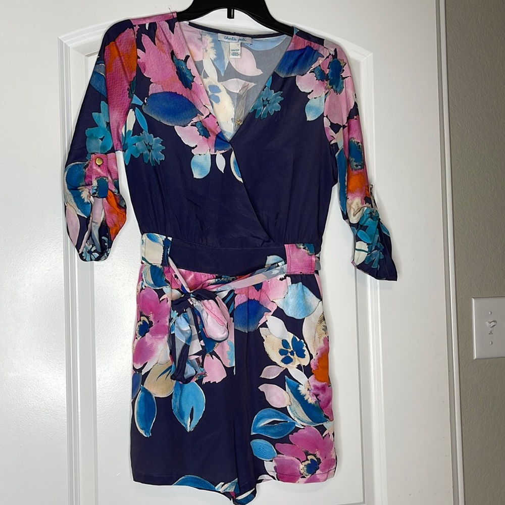 Brand new floral romper size xs
